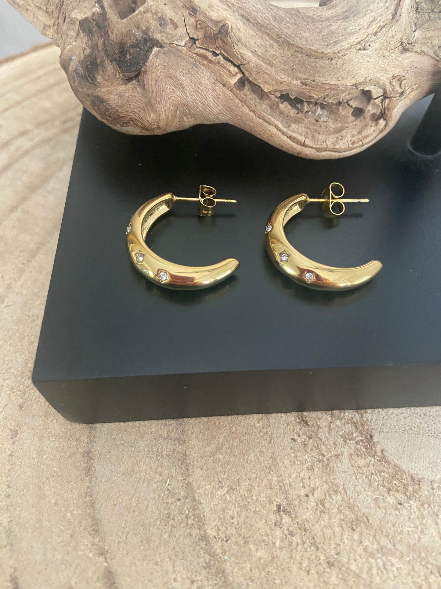 Demi créoles strass