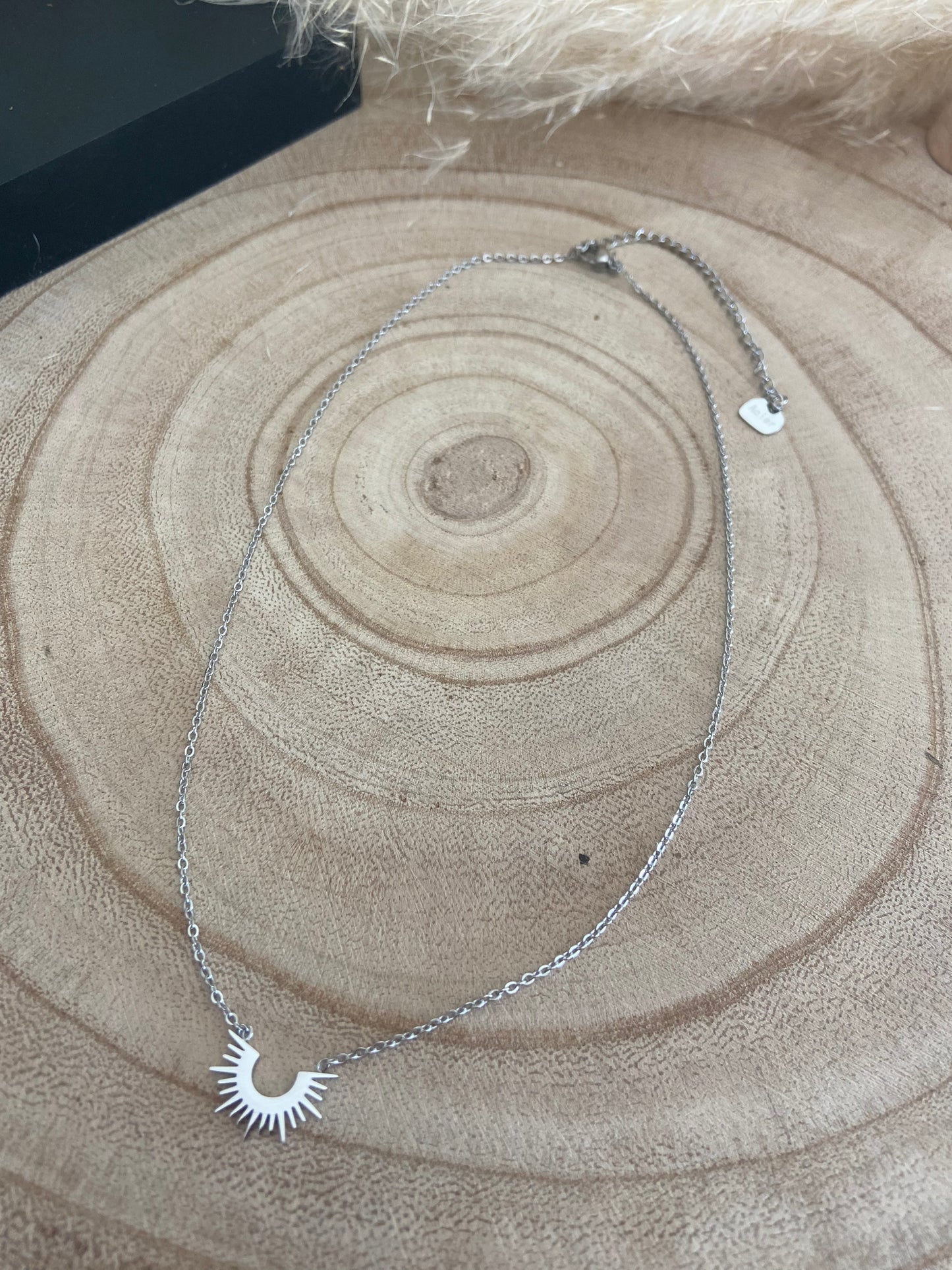 Collier helios